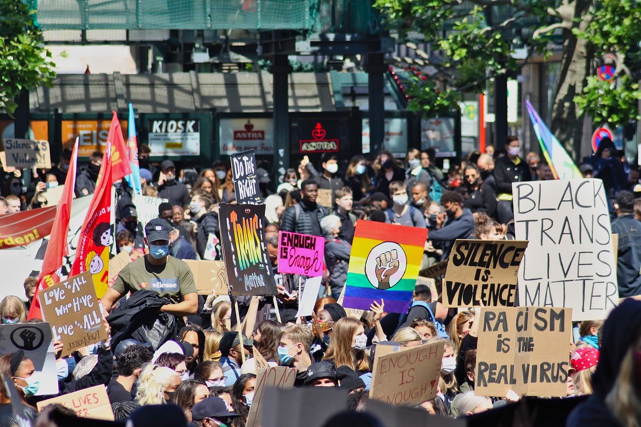 découvrez des ressources, actions et conseils pour promouvoir l'antiracisme, lutter contre les discriminations et encourager l’égalité et le respect entre tous.