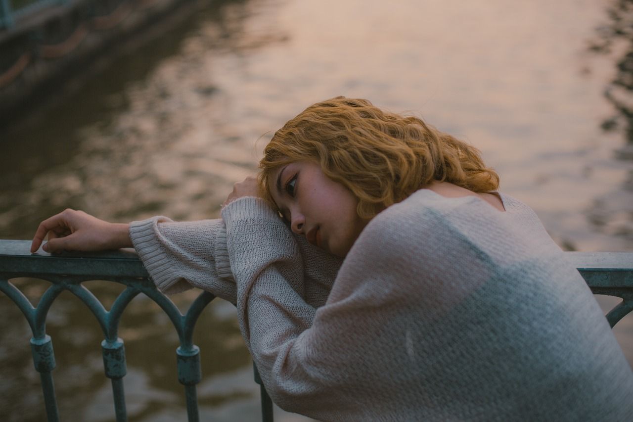 découvrez les causes, les symptômes et les traitements de la dépression. apprenez à reconnaître les signes de ce trouble mental courant et explorez des stratégies pour trouver du soutien et améliorer votre bien-être.